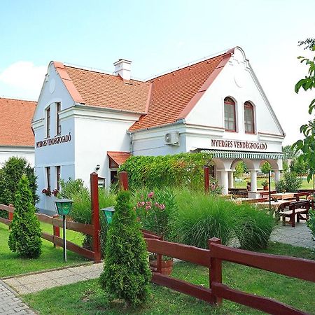 Nyerges Vendégfogadó Hegykő Exterior foto
